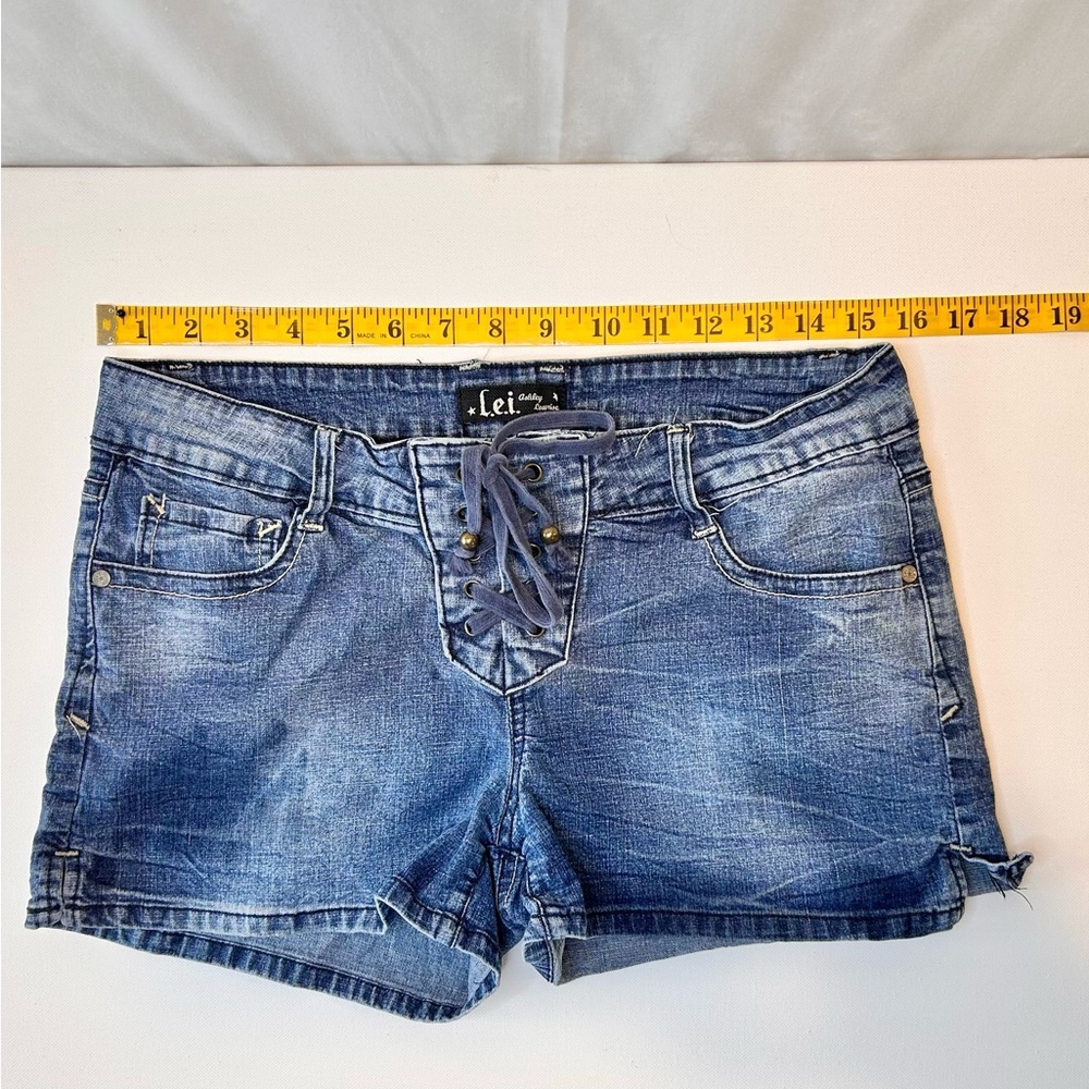 Vintage Y2K LEI Lace Up Trendy Denim Jean Booty Shorts USA Made Sz 31 Grunge!
